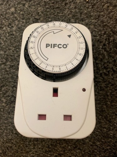 Mechanical hour timer - hour, plug